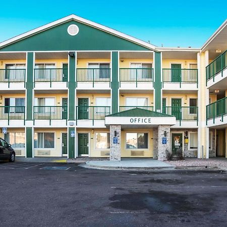 Hometowne Studios By Red Roof Colorado Springs - Airport Exteriér fotografie