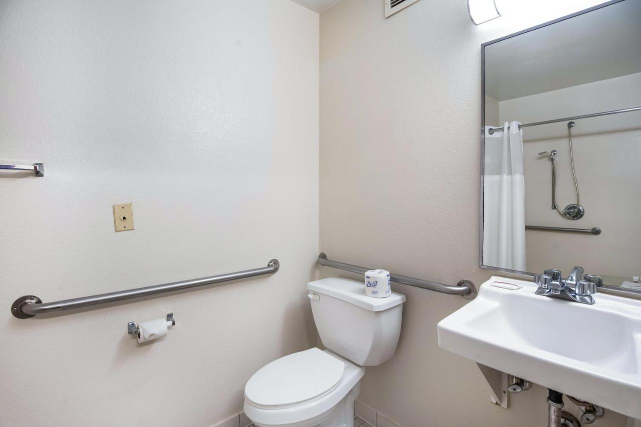 Hometowne Studios By Red Roof Colorado Springs - Airport Exteriér fotografie