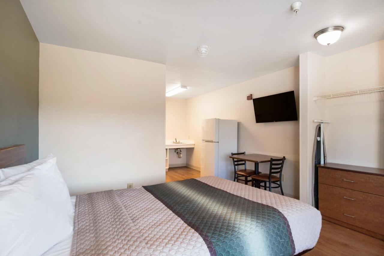 Hometowne Studios By Red Roof Colorado Springs - Airport Exteriér fotografie