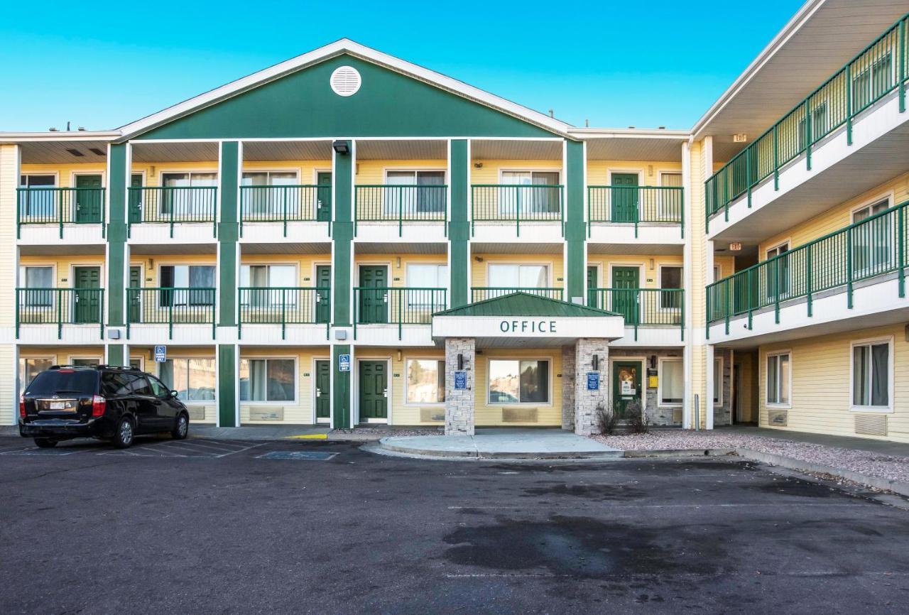 Hometowne Studios By Red Roof Colorado Springs - Airport Exteriér fotografie
