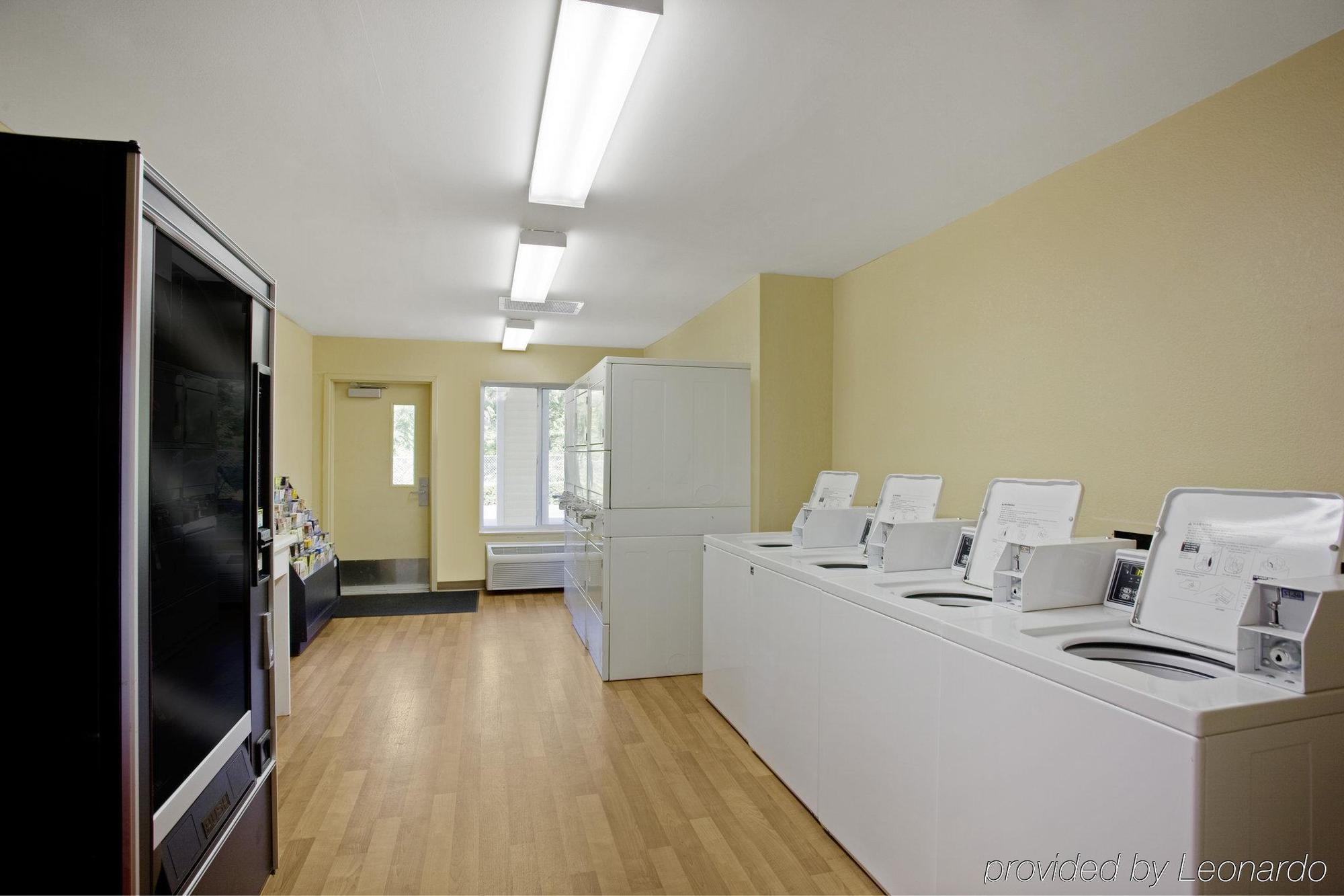 Hometowne Studios By Red Roof Colorado Springs - Airport Exteriér fotografie