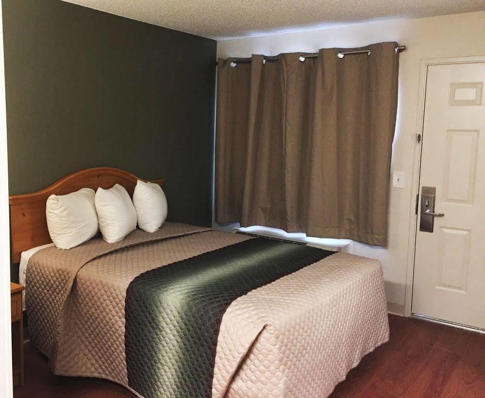 Hometowne Studios By Red Roof Colorado Springs - Airport Exteriér fotografie